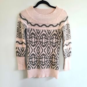 ✨️5 for $25✨️ Xs Kismet Pink and Grey Sweater